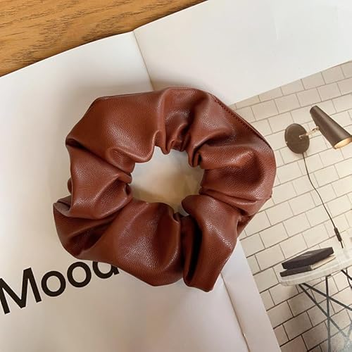 YKAFADE 3 Stücke Haargummi Scrunchie für Damen, Weich PU Leder klassische Elastische Haarbänder Pferdeschwanzhalter Haarschmuck Einfarbig Haare Ringe für Frauen Mädchen -Braun von YKAFADE