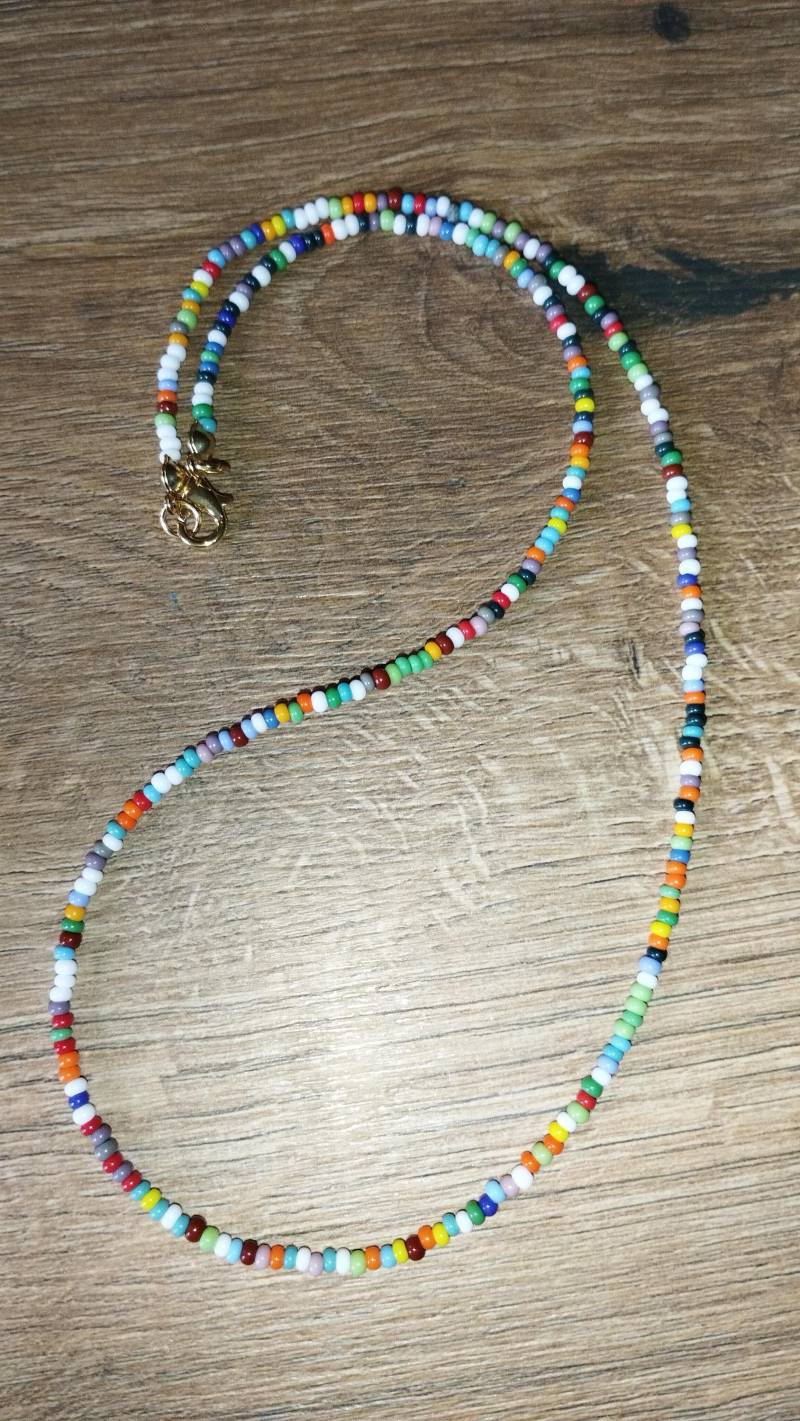 Perlenkette Im Boho Stil // Bunt Wunschfarbe Und Länge Perlenchocker Perlenkette Im Boho Stil // Bunt Wunschfarbe Und Länge Perlenchocker von YLuxHandmade