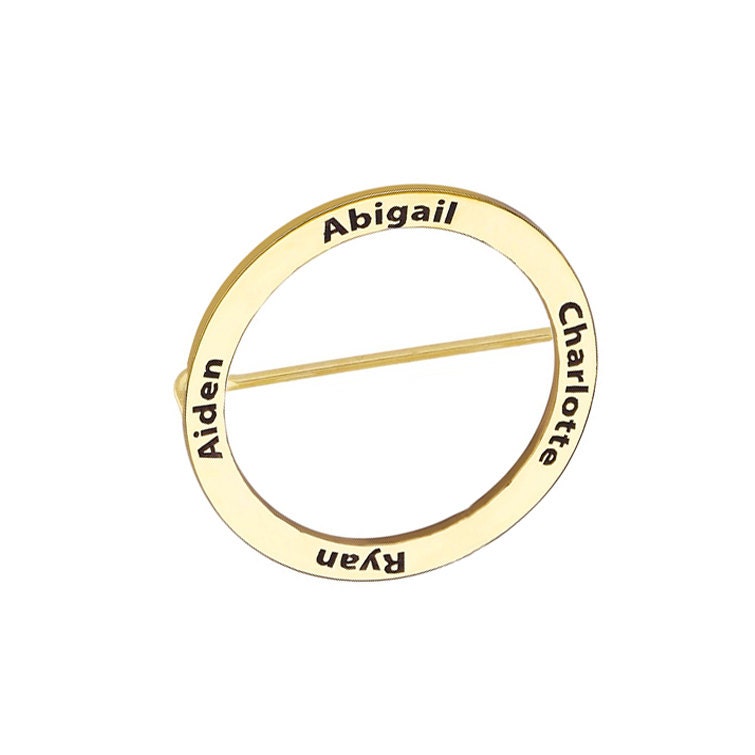 Bis Zu 4 Namen Brosche - 1 Zoll Bis 3 Alle Silber Kreis in 18 K Gelb Vergoldet 925 Sterling Nickel Free Bis Zu 4 Namen Brosche - 1 Zoll Bis 3 Alle Silber Kreis in 18 K Gelb Vergoldet 925 Sterling Nickel Free von YMCpersonalization