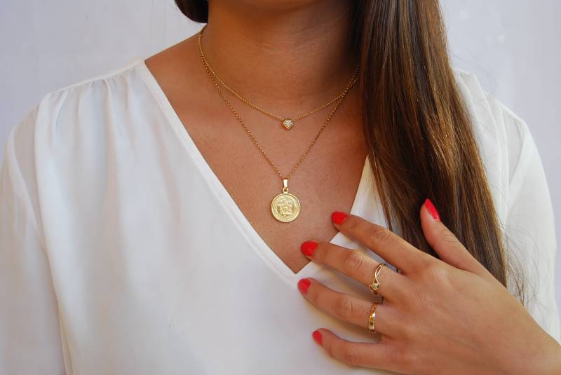 Medaillon Halskette, Sterling Silber Zierliche Religiöse Halskette von YNEDAJEWELS