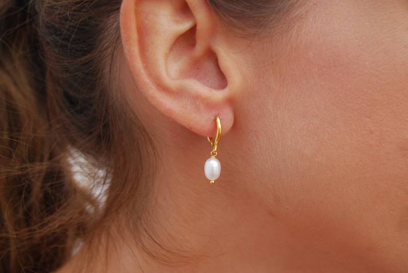 Perlenohrringe, Sterling Silber Ohrringe, Zierliche Hochzeitsohrringe, Creolen, Durchmesser Creolen 10 Mm Perlenohrringe, Sterling Silber Ohrringe, Zierliche Hochzeitsohrringe, Creolen, Durchmesser Creolen 10 Mm von YNEDAJEWELS