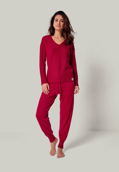YOU LOOK PERFECT Merino Loungewear Set "V-Strickpullover Blossom & Strickhose Bella" von YOU LOOK PERFECT