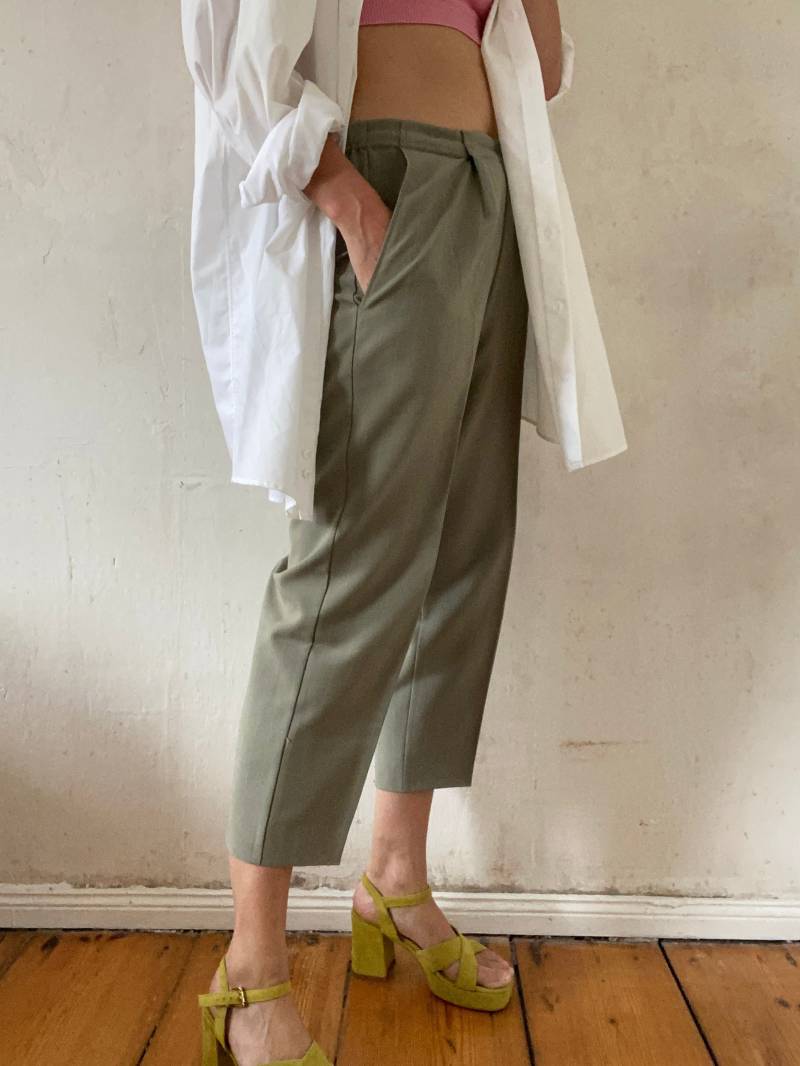 Dreiviertel Hose in Khaki Farbe Nadelsteifen 90Er 2000Er Jahre von YOUandEL