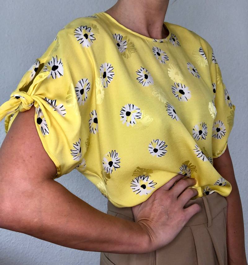 Exklusiv Schöne Vintage Bluse Kurzärmelig Von Escada in Gelb von YOUandEL