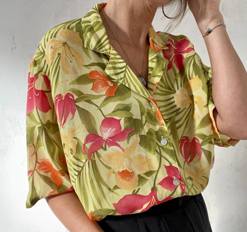 Schöne Durchsichtige Vintage Bluse Mit Blumenprint Grün Gelb Rosa 80Er 90Er Jahre Oversized Look von YOUandEL