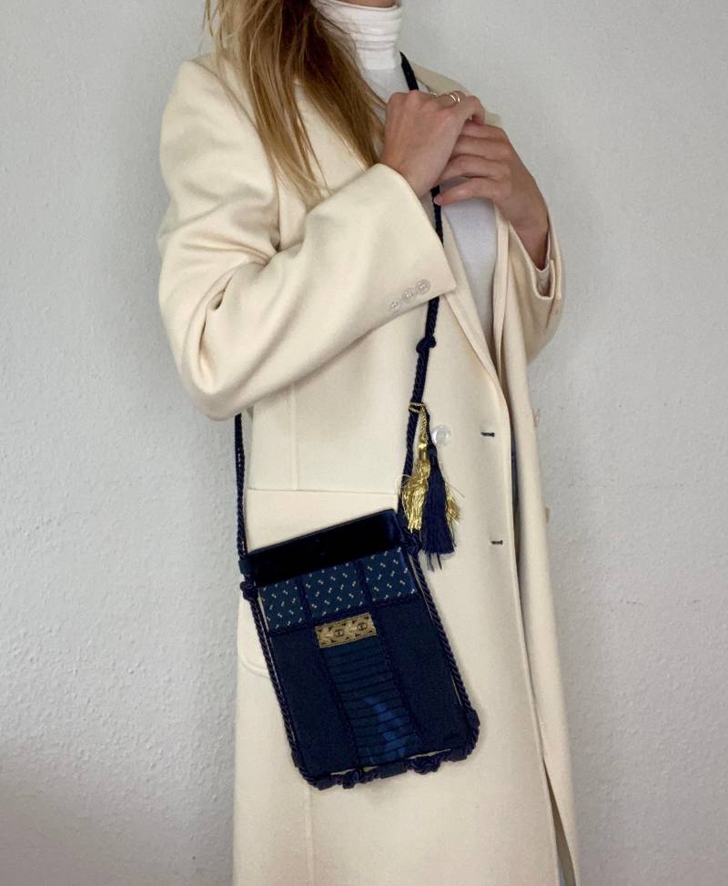 Schöne Vintage Handtasche/ Umhängetasche in Dunkelblau Boho 30Er 40Er Jahre von YOUandEL