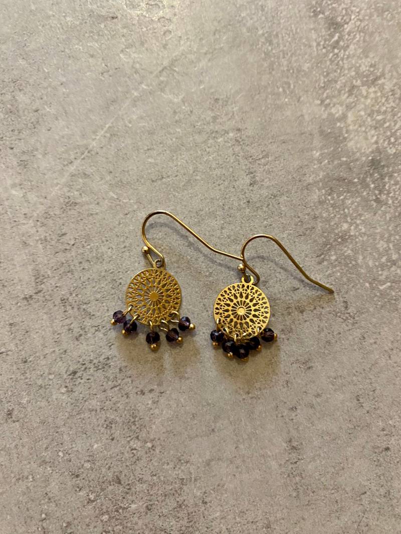 Schöne Vintage Ohrringe Boho Goldfarbig Mit Lila Perlen von YOUandEL