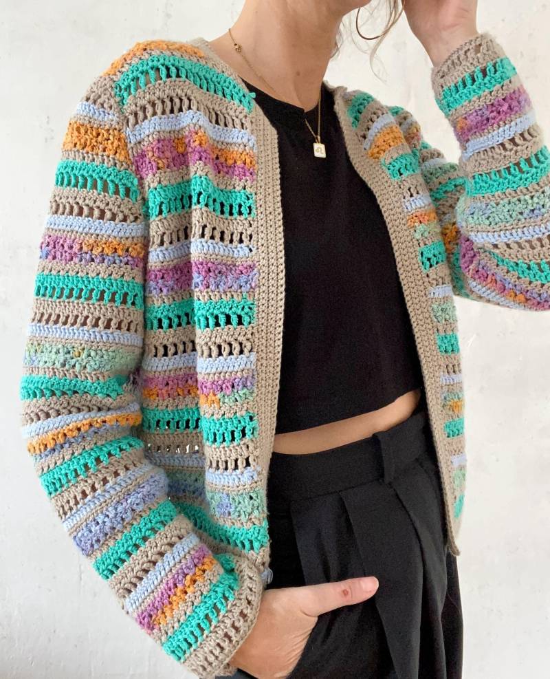 Schöne Vintage Strickjacke Bunt Gestreift 90Er 2000Er Jahre Handgemacht von YOUandEL