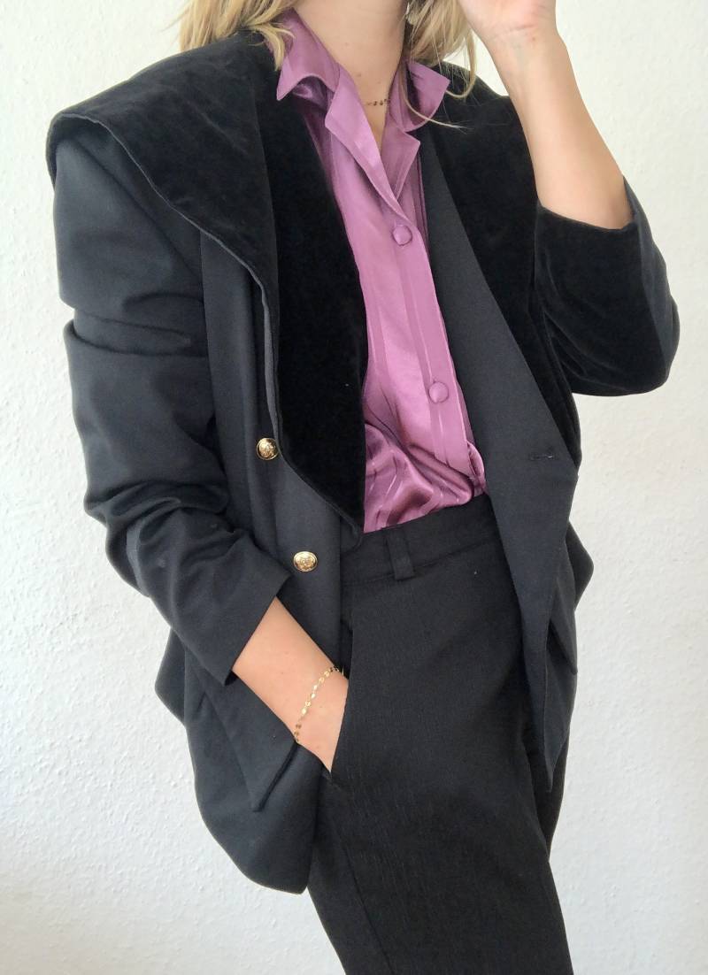 Schöner Vintage Blazer in Schwarz Mit Kapuze Aus Samt 80Er 90Er Jahre von YOUandEL
