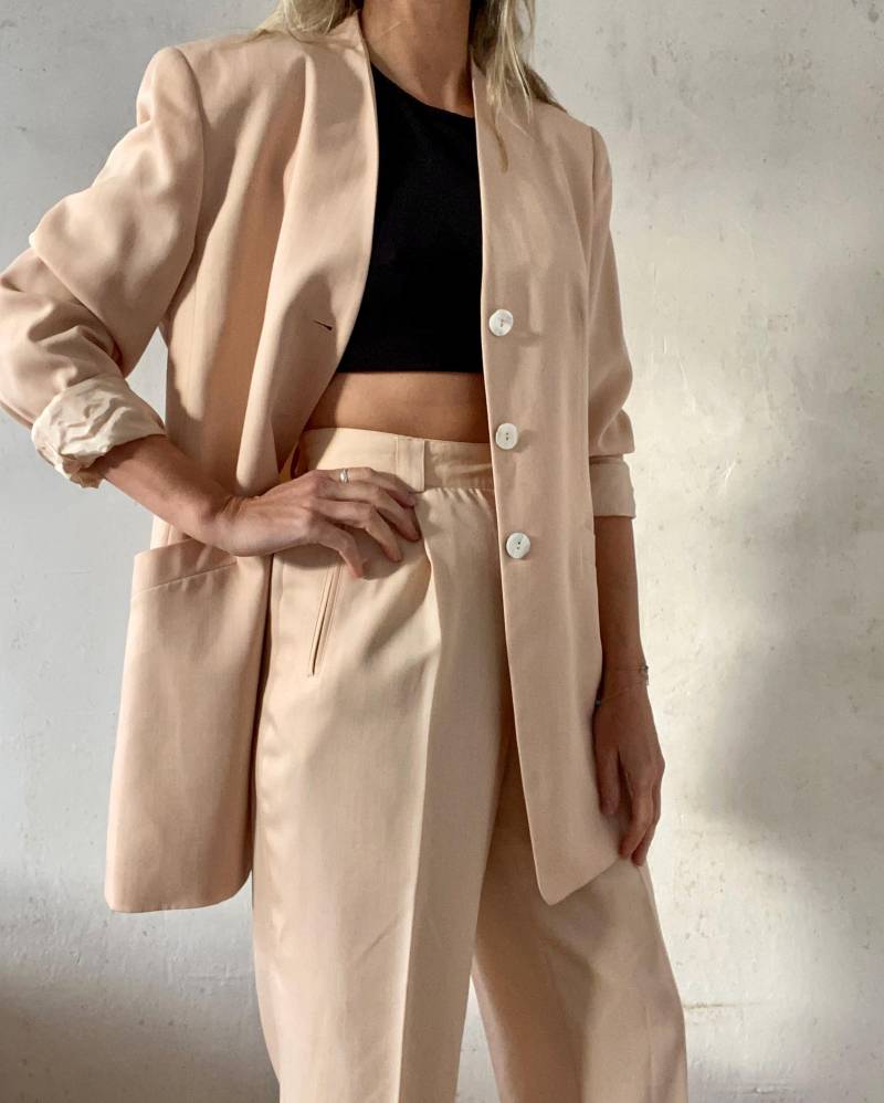 Schöner Vintage Damen Anzug in Lachs Farbe Von Gerry Weber 80Er Jahre von YOUandEL