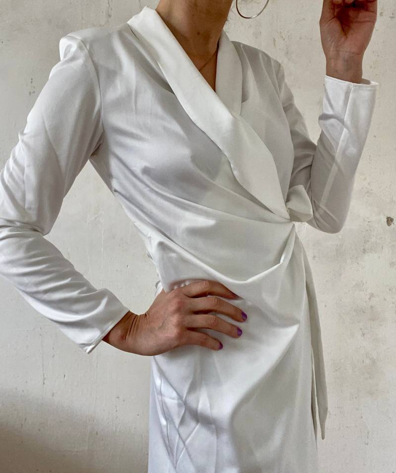 Schönes Secondhand Mini Wickelkleid in Weiss Von River Island 2000Er Elegant von YOUandEL