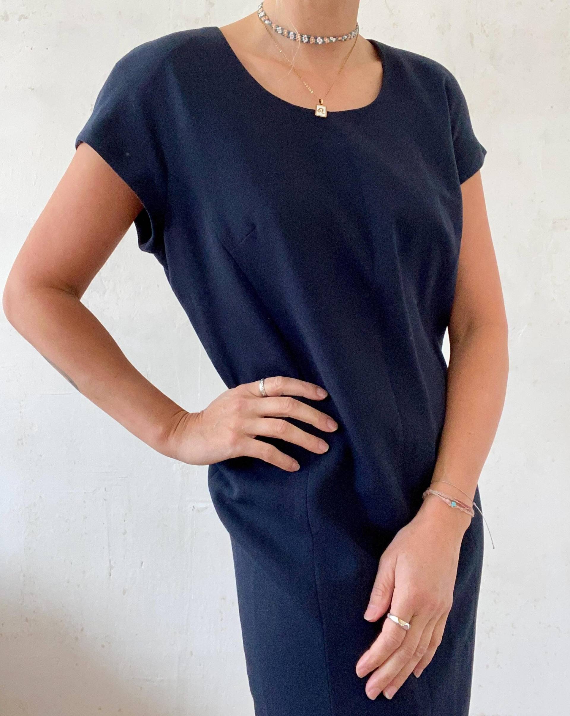 Schönes Vintage Midi Kleid in Dunkel Blau Von Basler 90Er Jahre von YOUandEL