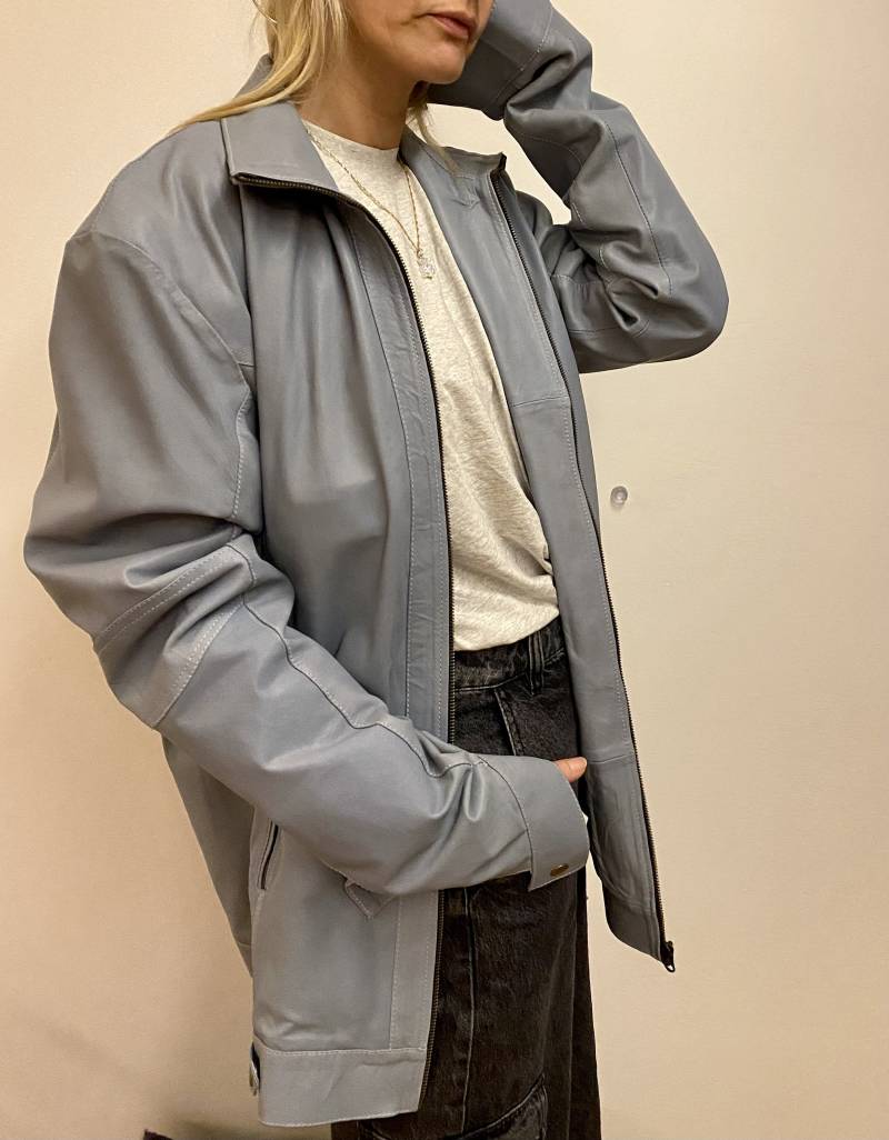 Sehr Schöne Vintage Lederjacke in Hellblau/Taubenblau 2000Er Jahre von YOUandEL