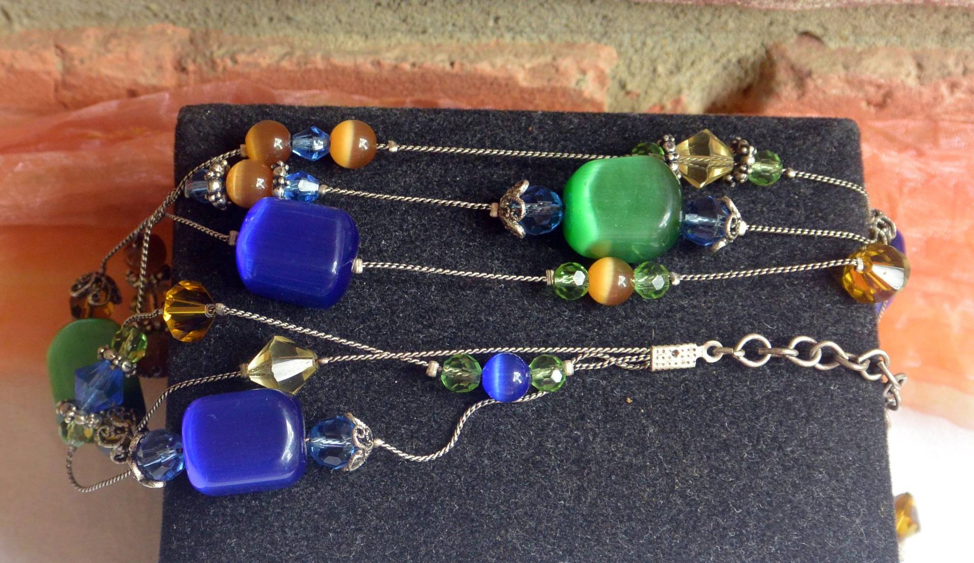 Chico's Halskette - Unbenutzt Signiert, Blau/Grüne Perlen, 3 Reihen, Vintage, Sale von YPSA