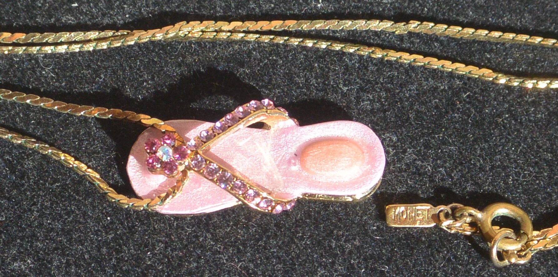 Flip Flop Halskette - Rosa Strasssteine, Goldkette, Vintage von YPSA