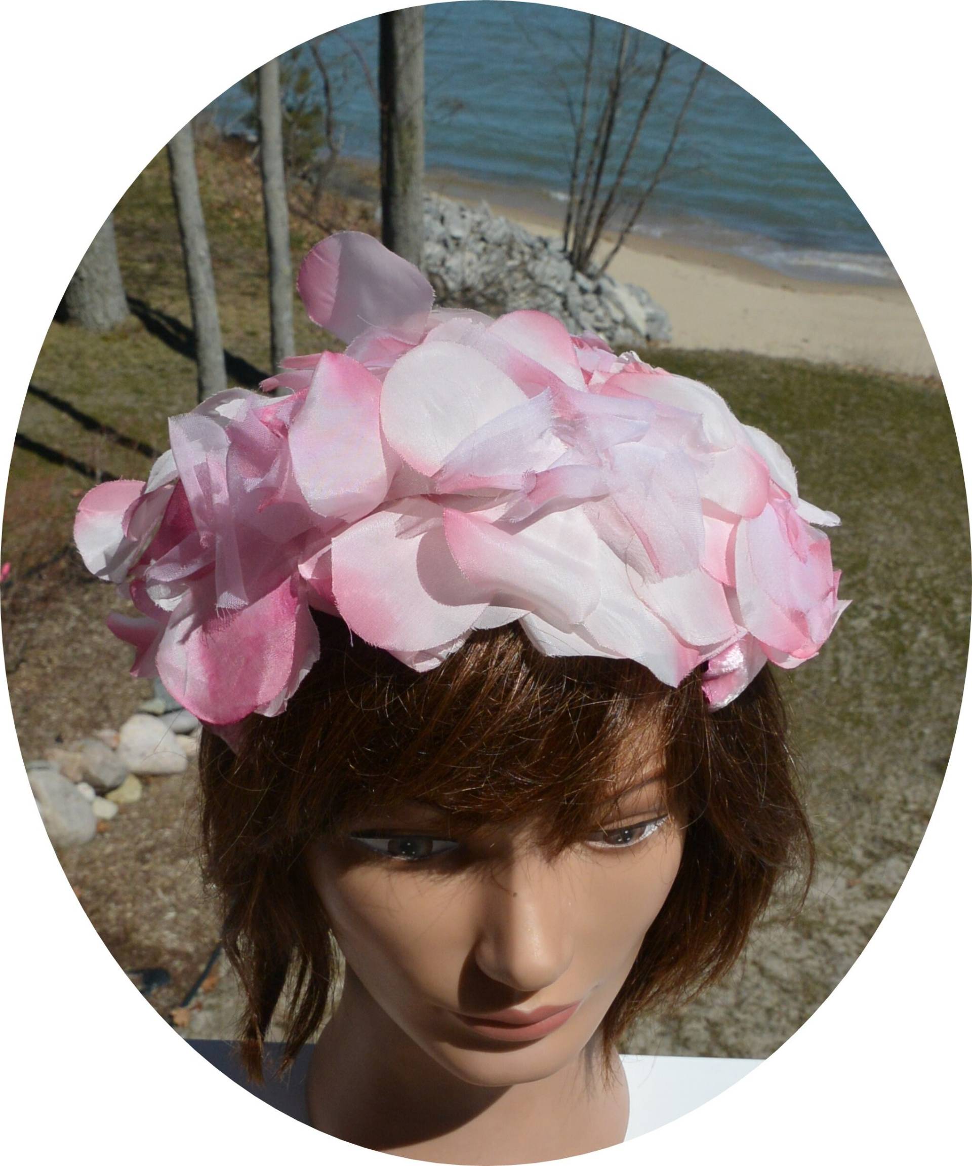 Hutmacher Fascinator - Einzelne Rosa Rosenblüten, Stoff, Hand Made, Usa, Vintage von YPSA