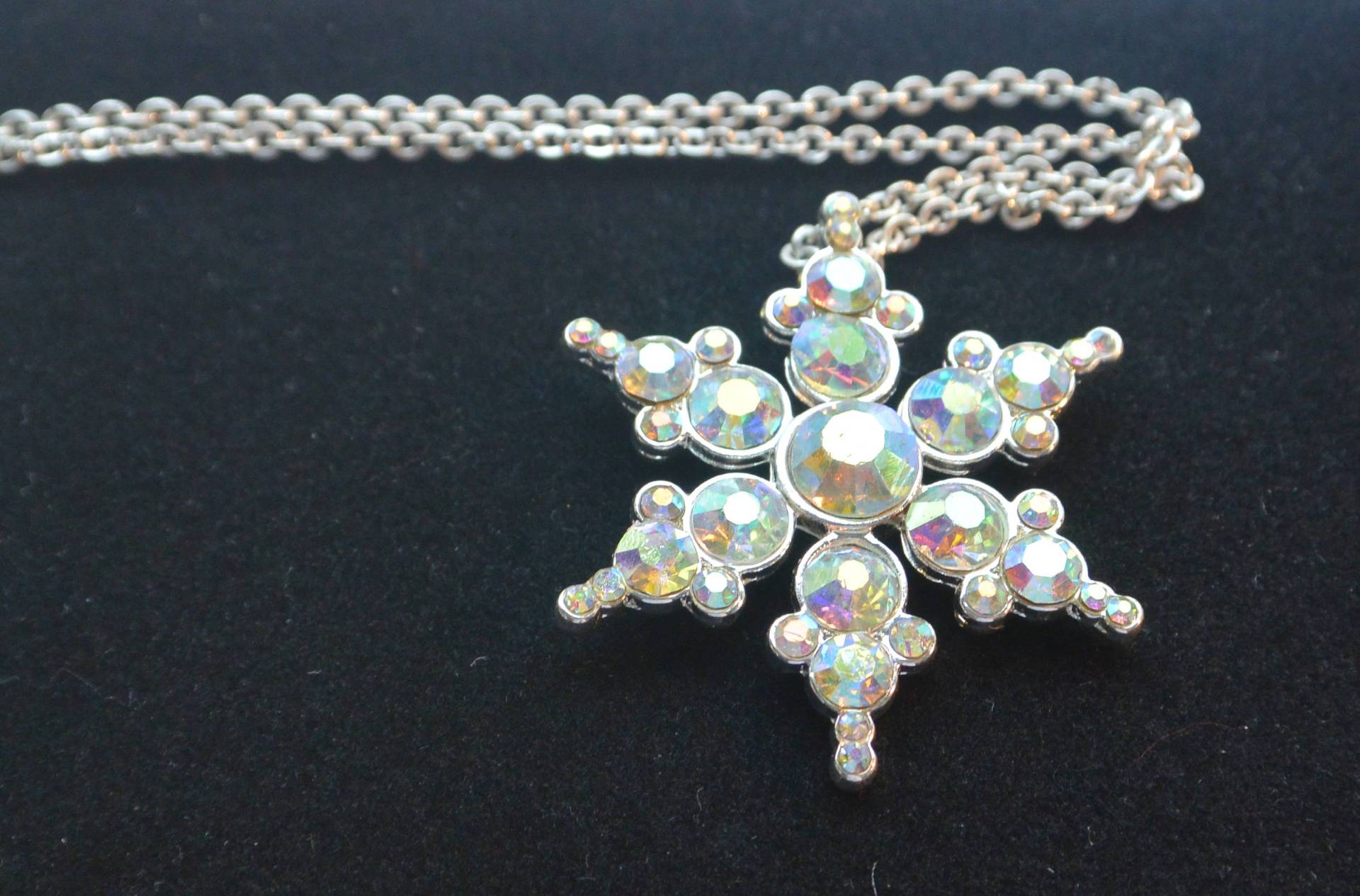 Vintage Aurora Borealis Schneeflocke Brosche Anhänger - Silber Kette von YPSA