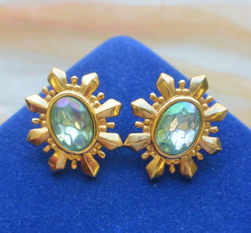 Vintage Avon Blau Grün Cabochon Ohrringe Mit Goldfarbener Fassung von YPSA