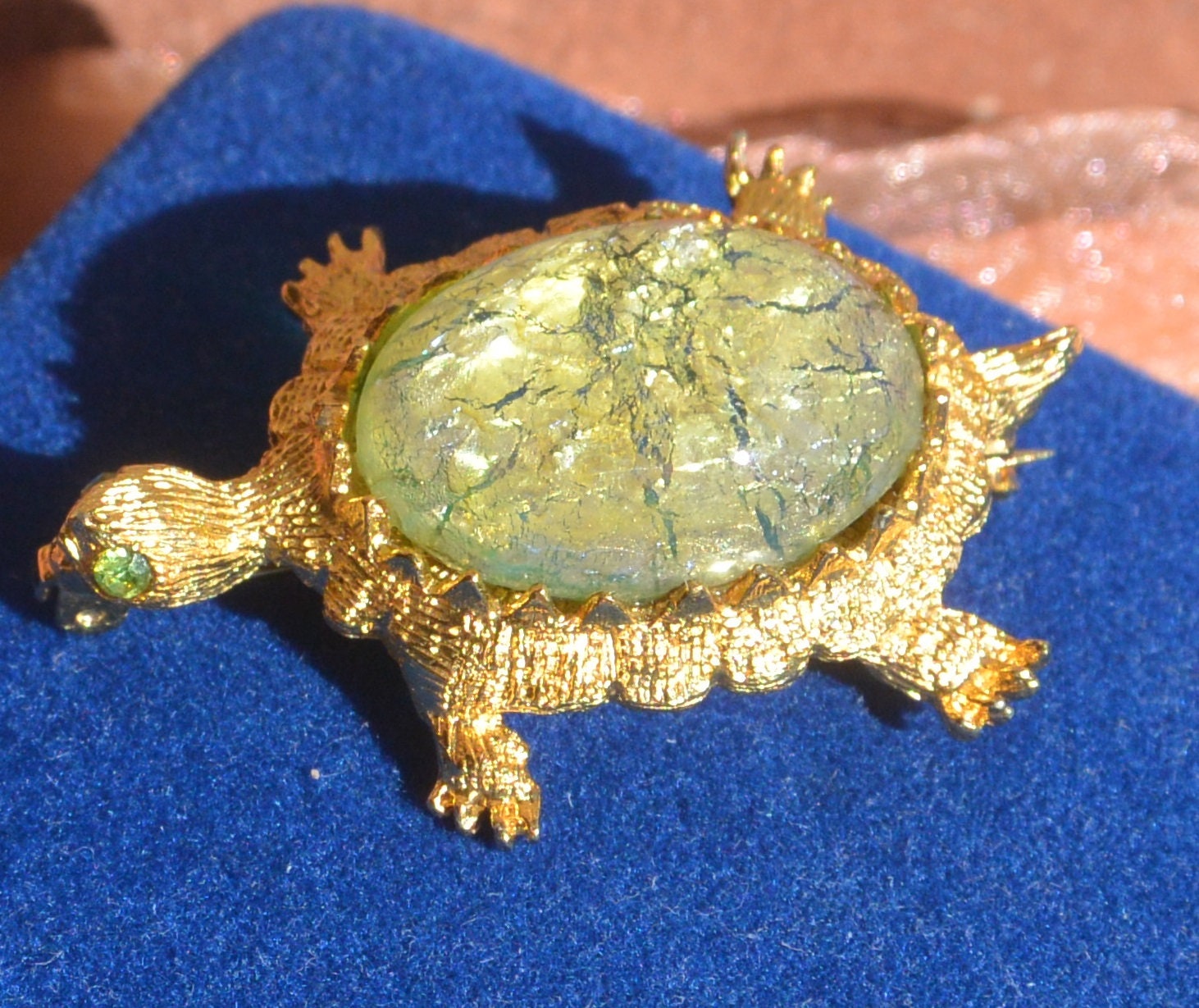 Vintage Dodds Turtle Brosche Irisierend Grün & Gold, Signiert von YPSA