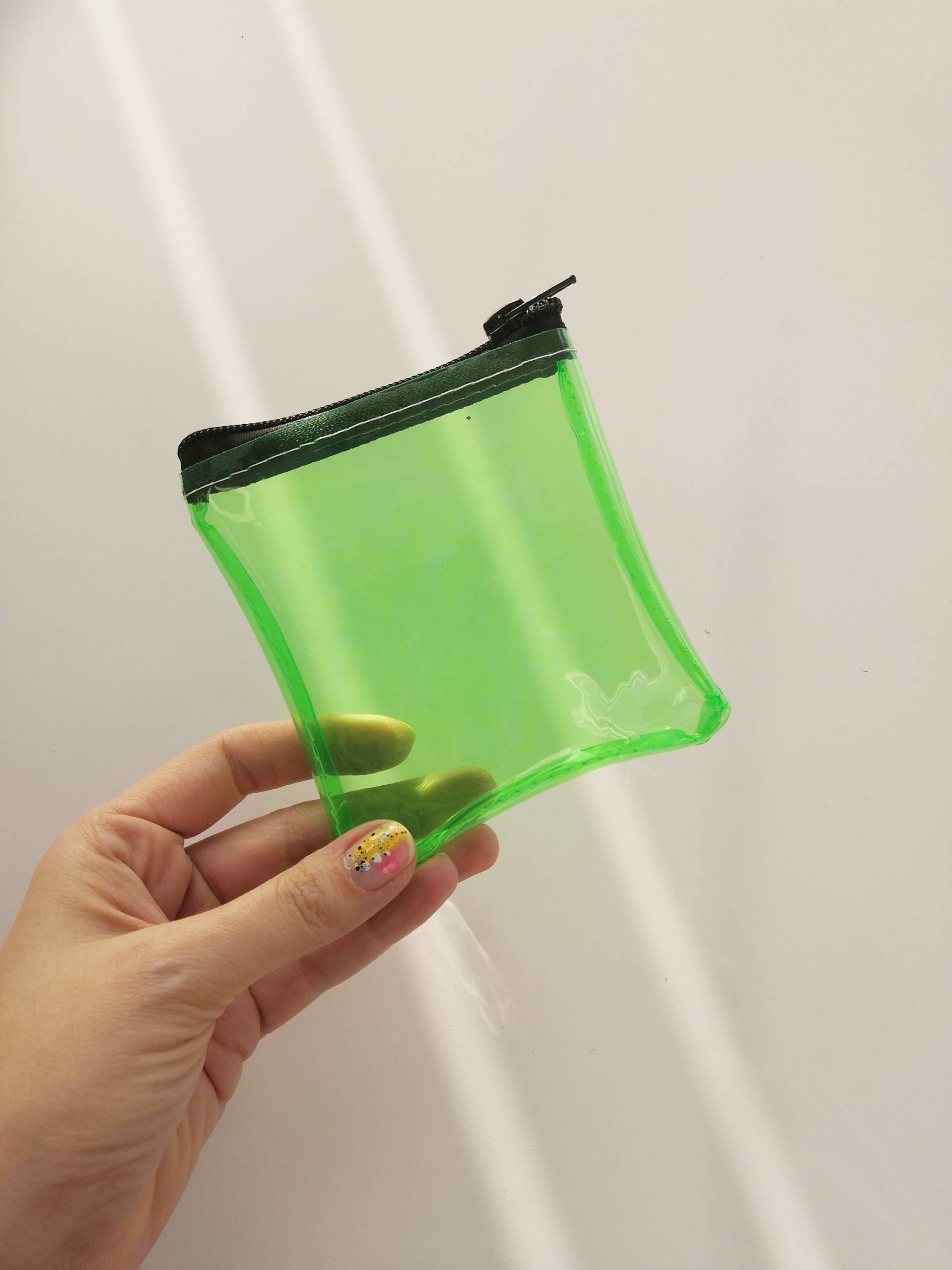 Neongrüne Geldbörse Aus Vinyl 90Er Jahre Münztäschchen von YPSILONBAGS