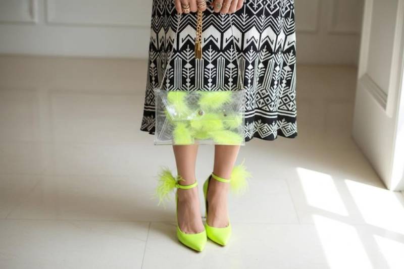 Przezroczysta Kopertwäge Neoowożóóta Kopertwerka Z Piórami von YPSILONBAGS