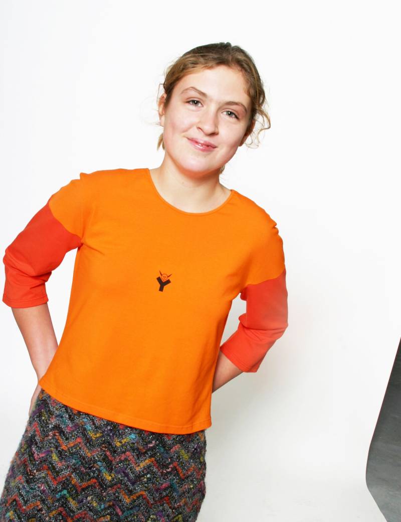 Frauen T-Shirt Mit 3/4 Ärmel Und Siebdruck in Orange Rot von YSTEER