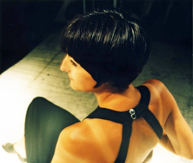 Langes Kleid Mit Schleppe Tiefer Rückenausschnitt, Schwarz Oder Weiß von YSTEER