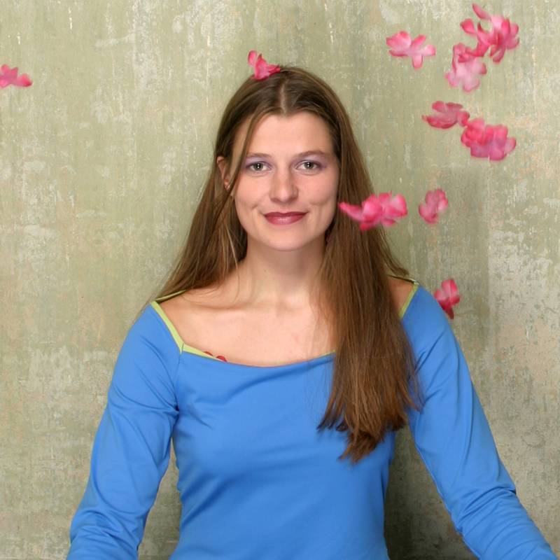 T-Shirt Mit Großem Ausschnitt in Verschiedenen Farben von YSTEER