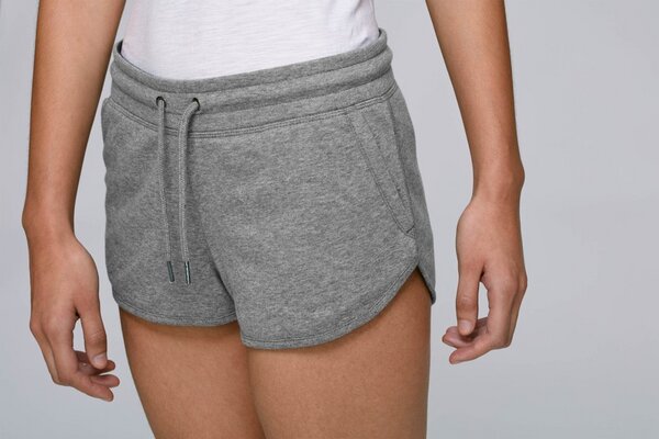 YTWOO Bequeme kurze Damenhose, Joggingshorts aus Bio Baumwolle und recyceltem Polyester von YTWOO