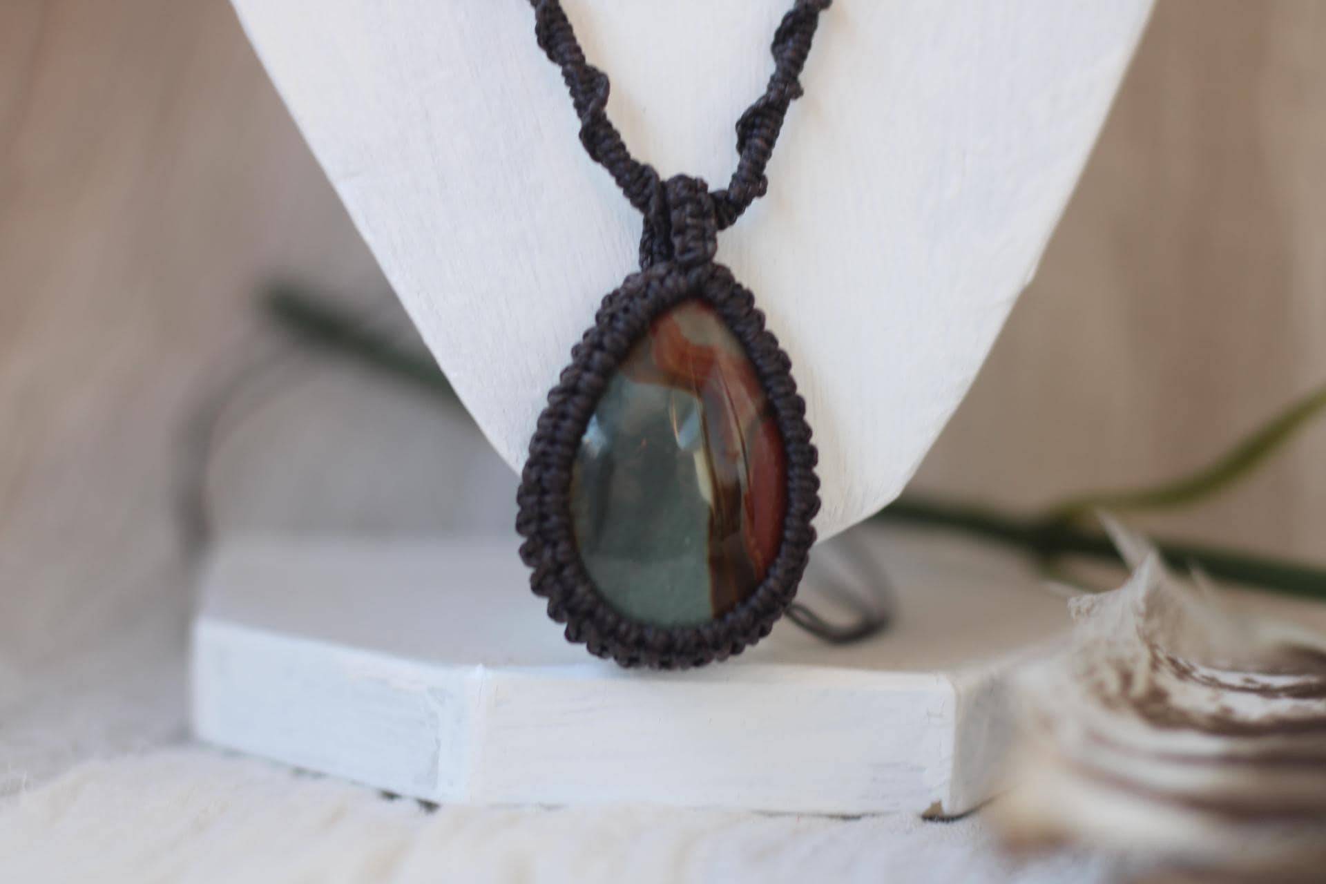 Makramee Kette Walderde Makramee Kette Walderde von YUNARAKREATIV