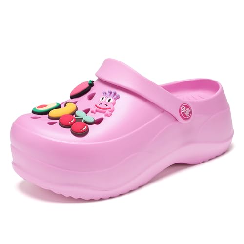 YUWOZIZ Damen Plateau Clogs,2.7 Inch Hoch Plattform Clogs Klassisch Weich Leicht Pantoletten Slip On Slides Schuhe rutschfest Gartenschuhe Abnehmbar Wunderschön Charms Rosa 39EU von YUWOZIZ