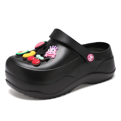 YUWOZIZ Damen Plateau Clogs,2.7 Inch Hoch Plattform Clogs Klassisch Weich Leicht Pantoletten Slip On Slides Schuhe rutschfest Gartenschuhe Abnehmbar Wunderschön Charms Schwarz 36EU von YUWOZIZ