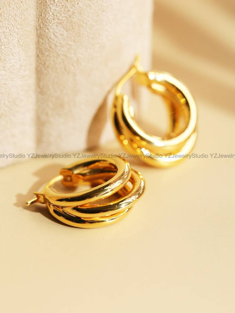 18K Gold Bold Trio Circle Hoop Ohrringe/Chunky Triple Creolen Statement Stacking Schmuck Geschenk von YZJewelryStudio
