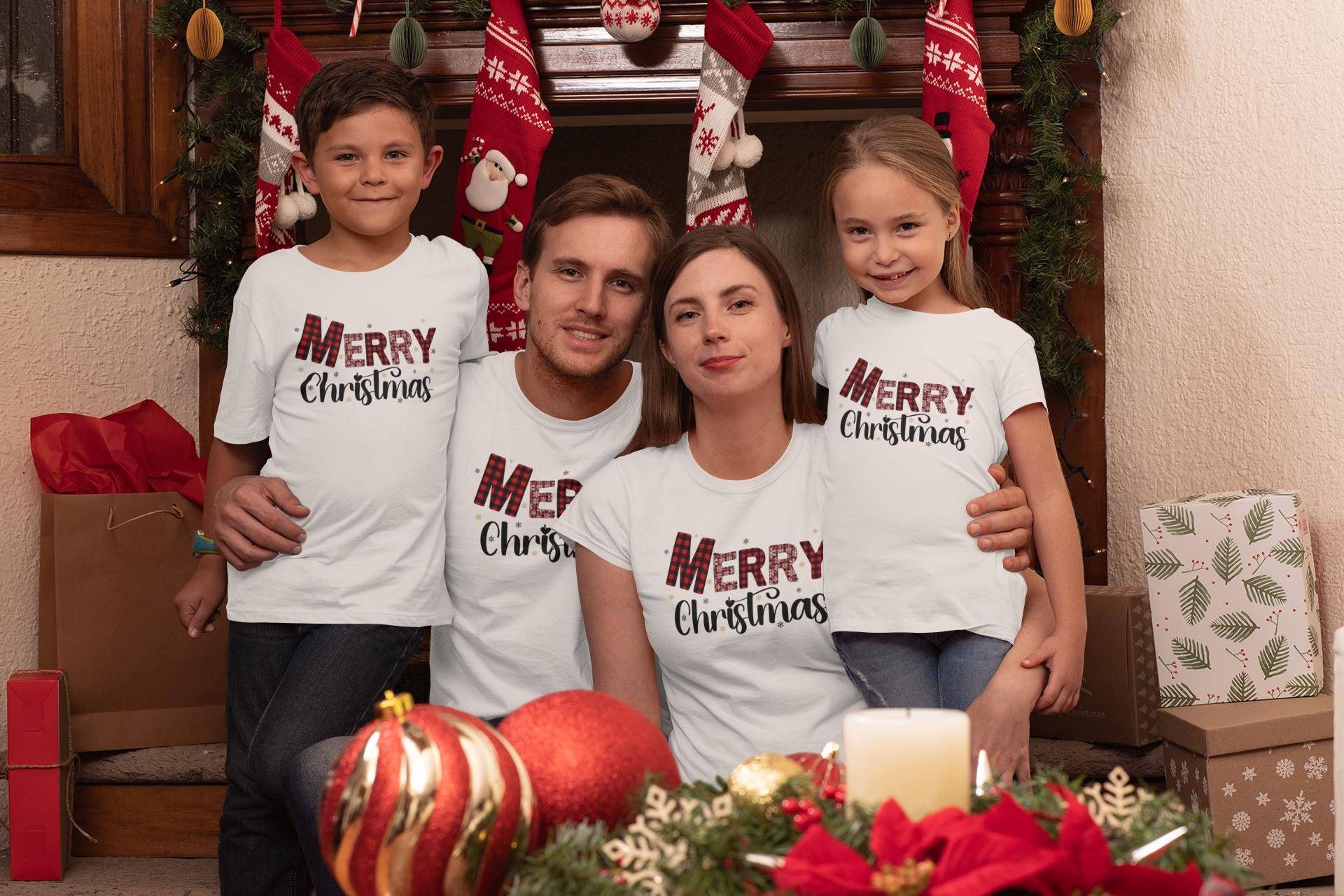 Weihnachten Outfit Familie, Body, T-Shirt, Pullover Und Hoodie Für Baby, Kind Erwachsene von YadaCreation