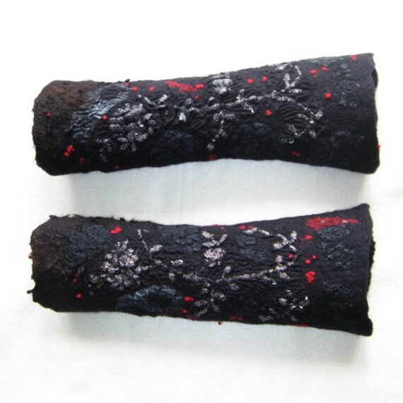 Gefilzte Fingerlose Handschuhe Schwarz Rot Art von Yadviga