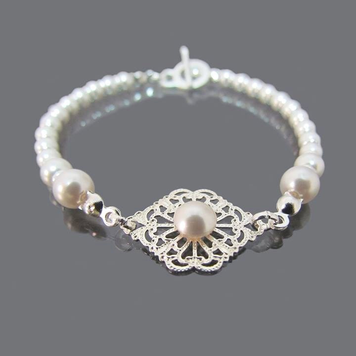 Silber Filigrane Armband Mit Perlen, Anhänger Armband, Zarte Braut Perle Brautschmuck Armbänder von YaelBelDesigns