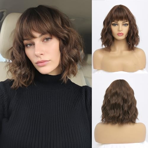 YaissmyLu Chocolate Brown Wigs Schokobraun Perücken for Women Light Brown Wig Short Wavy Wig with Bangs Medium Lenth Synthetisches Haar for Daily&Cosplay(30 cm) von YaissmyLu