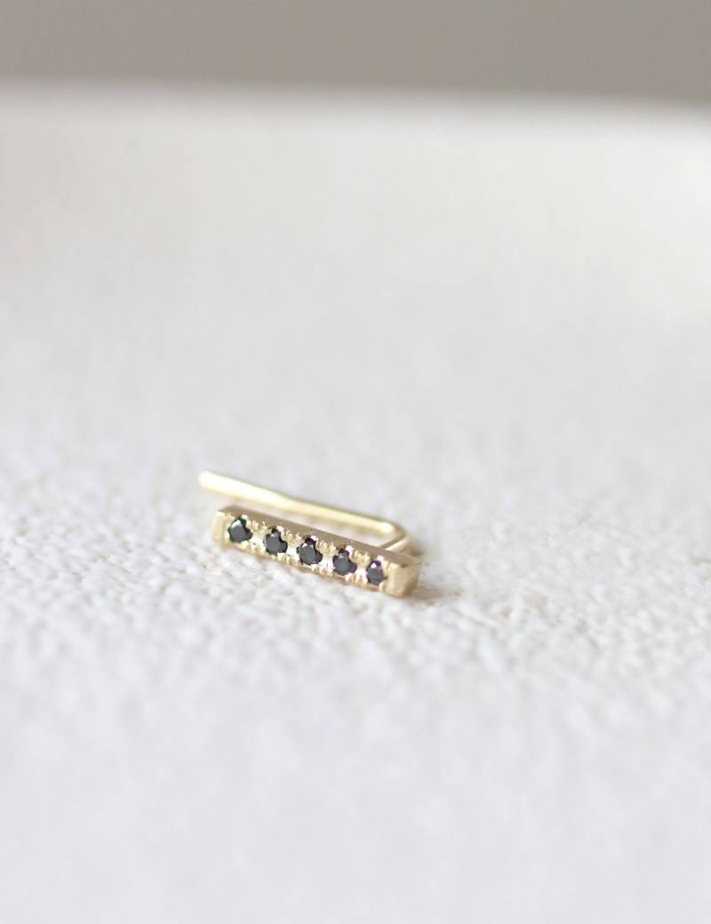 Diamant-Ohr-Kletterer, Singal-Ohr-Kletterer, Diamant-Bar-Ohrringe, Mini-Ohr-Manschette, 14K Gold Ohr Kletterer, Schwarze Diamant Pflaster von YajewelryShop