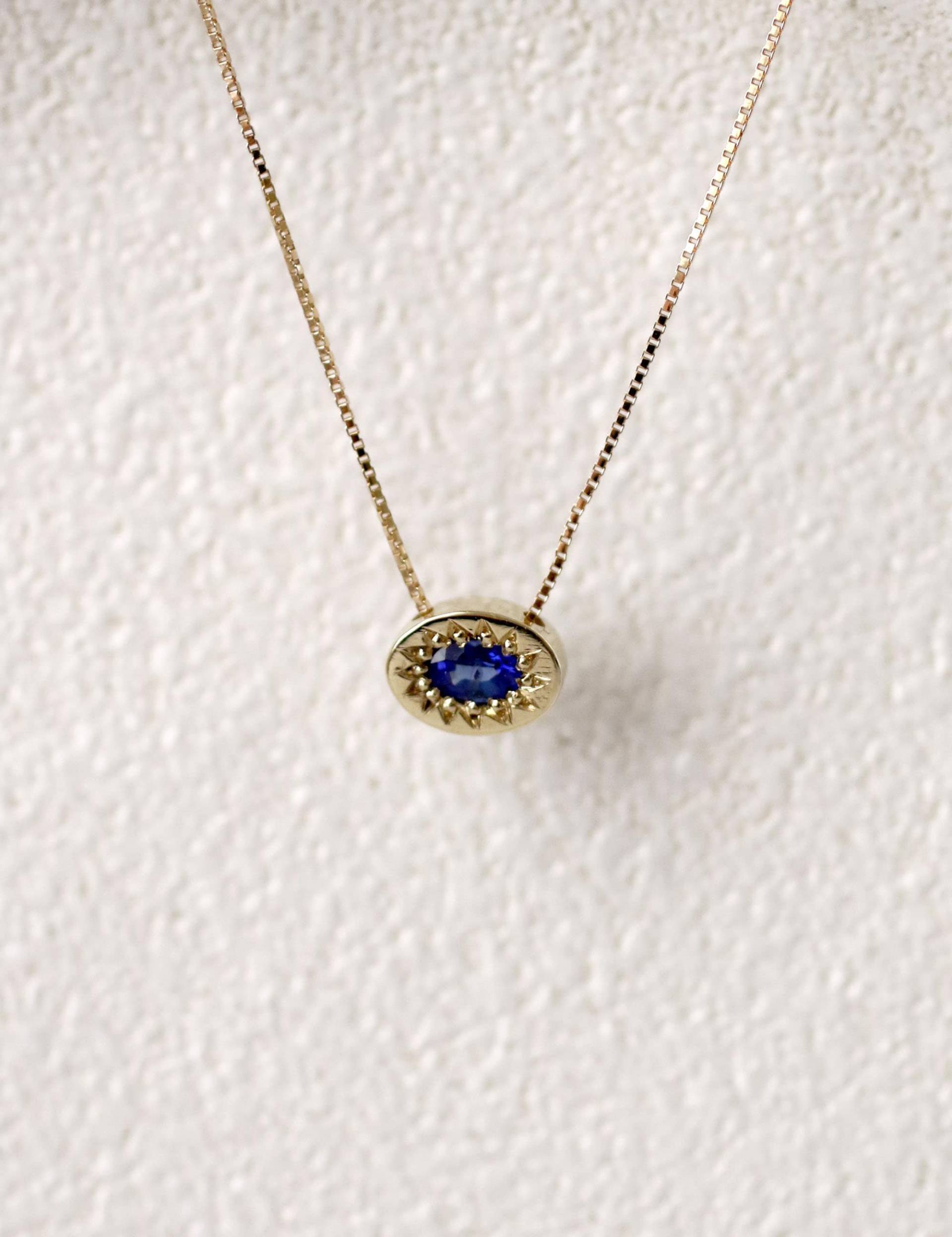 Gold Saphir Halskette, Auge Sonne Oval Anhänger, Evil Eye Edelstein Halskette von YajewelryShop