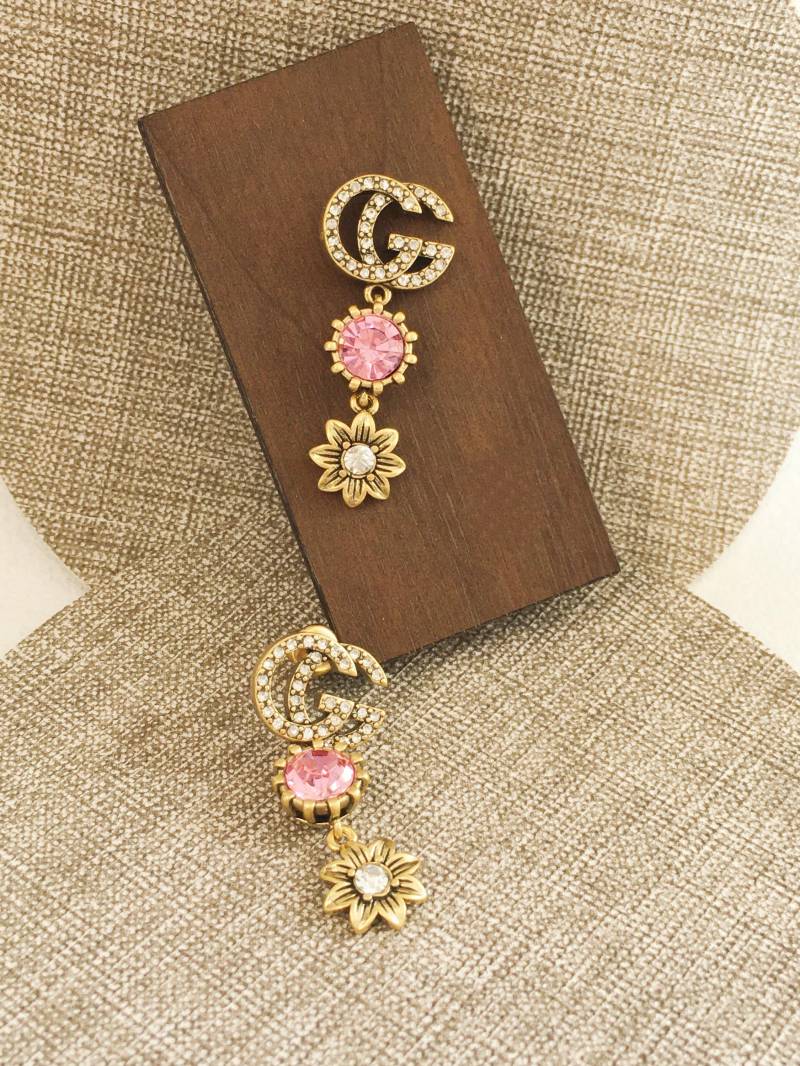 Vintage Gucci Rosa Zirkon Messing Tropfen Ohrringe Vintage Gucci Rosa Zirkon Messing Tropfen Ohrringe von YalcinAcikelroom