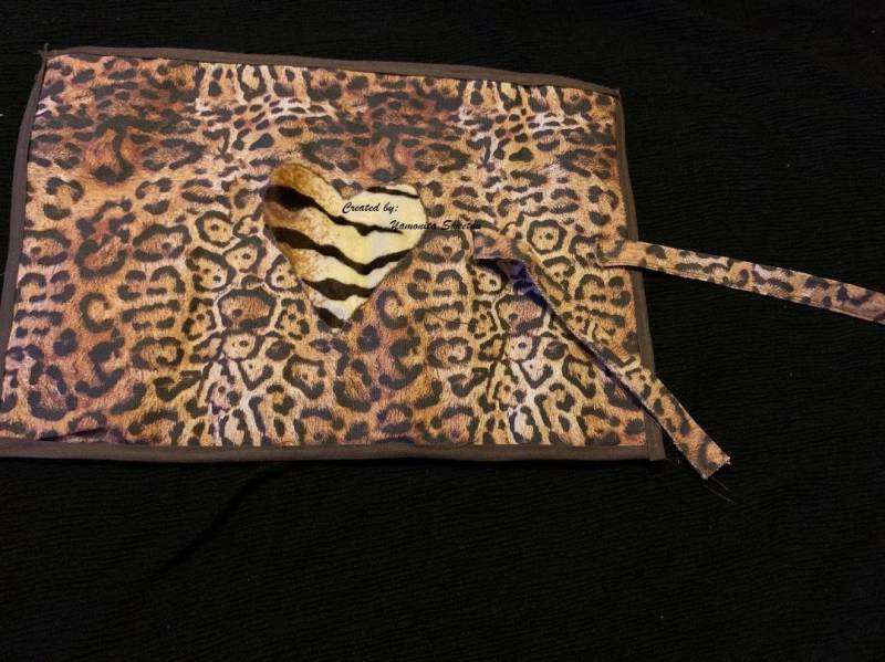 Make-Up-Pinseltasche Im Animalprint Leopard Mit Tigerfellimitat Make-Up-Pinseltasche Im Animalprint Leopard Mit Tigerfellimitat von Yamonita