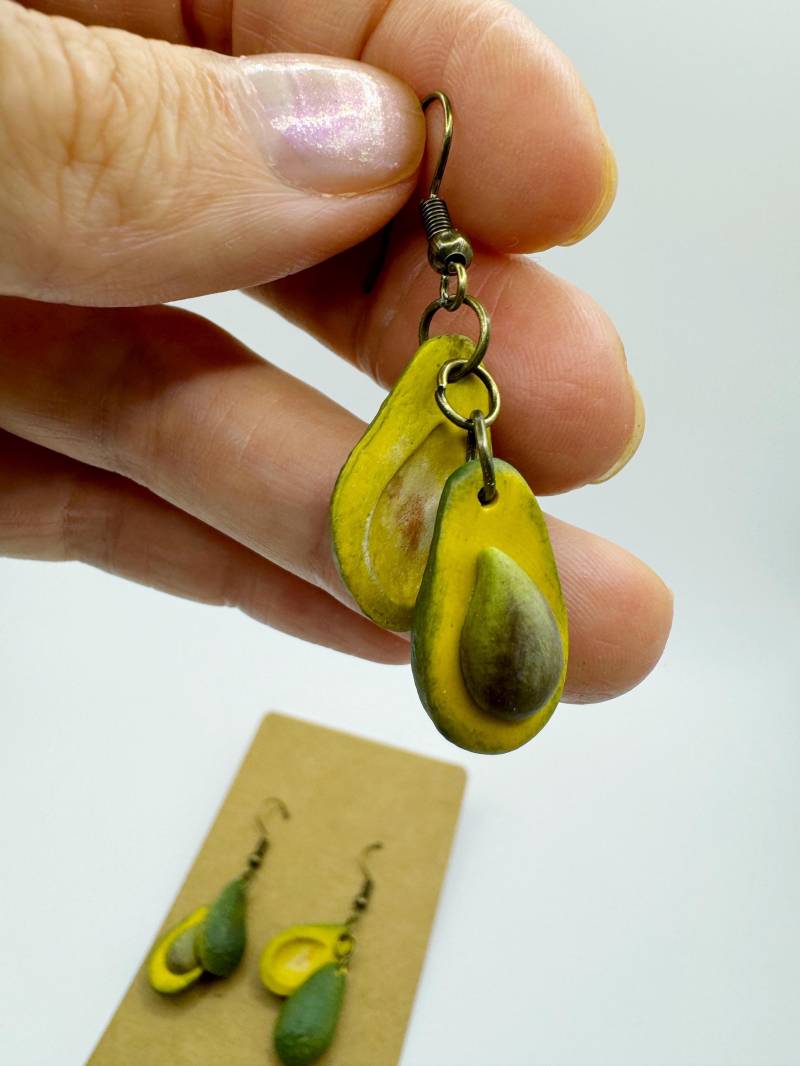 Avocado Hängeohrringe Avocado Hängeohrringe von YanaMillerHandmade