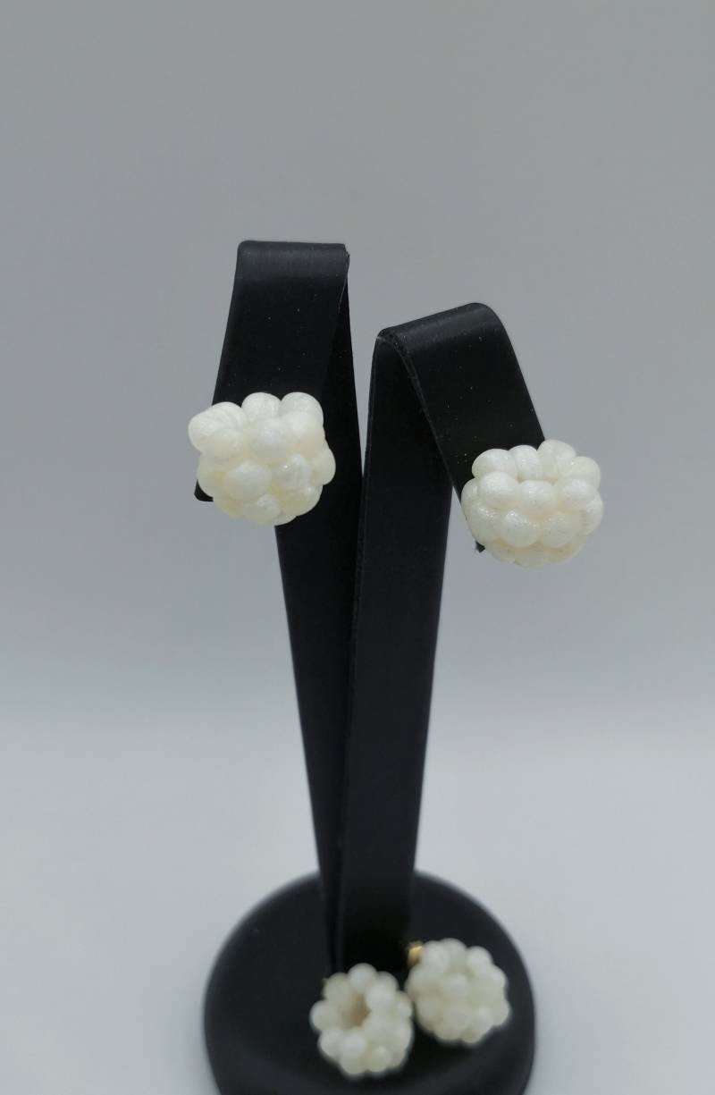 Süße Himbeer Ohrstecker, Permutt-Weiß Süße Himbeer Ohrstecker, Permutt-Weiß von YanaMillerHandmade