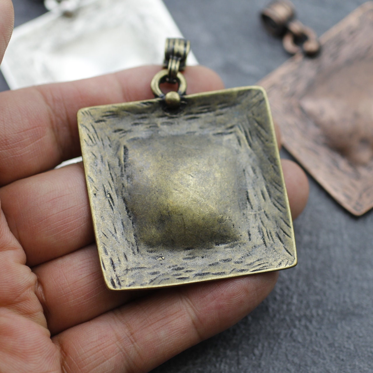 Bronze Big Square, Messing Anhänger Ergebnisse, Quadrat Gewölbten Anhänger, Boho Handwerk, Schild Schmuckherstellung, Diy Halskette P2039 Ab von YanardagJewelryShop