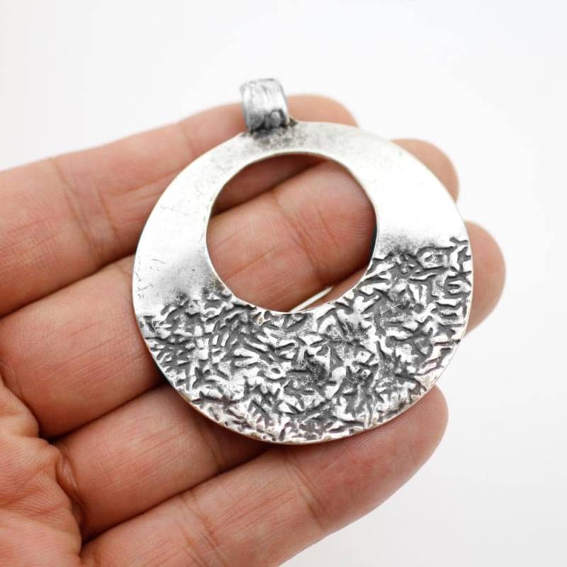 Großer Kreis Anhänger, Silberner Abstrakter Silber Boho Diy Halskette Handwerk, Avantgarde Anhänger P2044 von YanardagJewelryShop