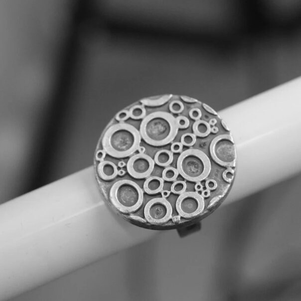 Silber Bläschen Ring, Runder Großer Verstellbarer Ausgefallener Sommerring, Boho Statement Weihnachtsgeschenk, R125 von YanardagJewelryShop