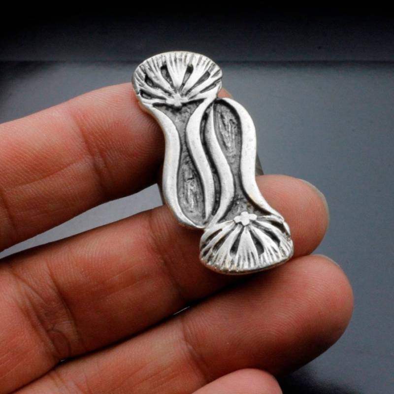 Silberner Blumenring, Ausgefallener Boho Ring, Verstellbarer Langer Großer Floraler Messingring, Weihnachtsgeschenk von YanardagJewelryShop