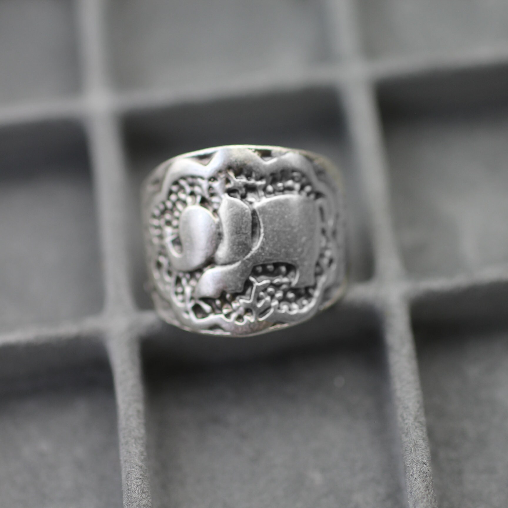 Silberner Elefantenring, Grobstrick Ring, Silberner Tierring, Verstellbarer Geschenk Für Sie, Tierschmuck, Elefantengeschenk, Weihnachtsgeschenk von YanardagJewelryShop