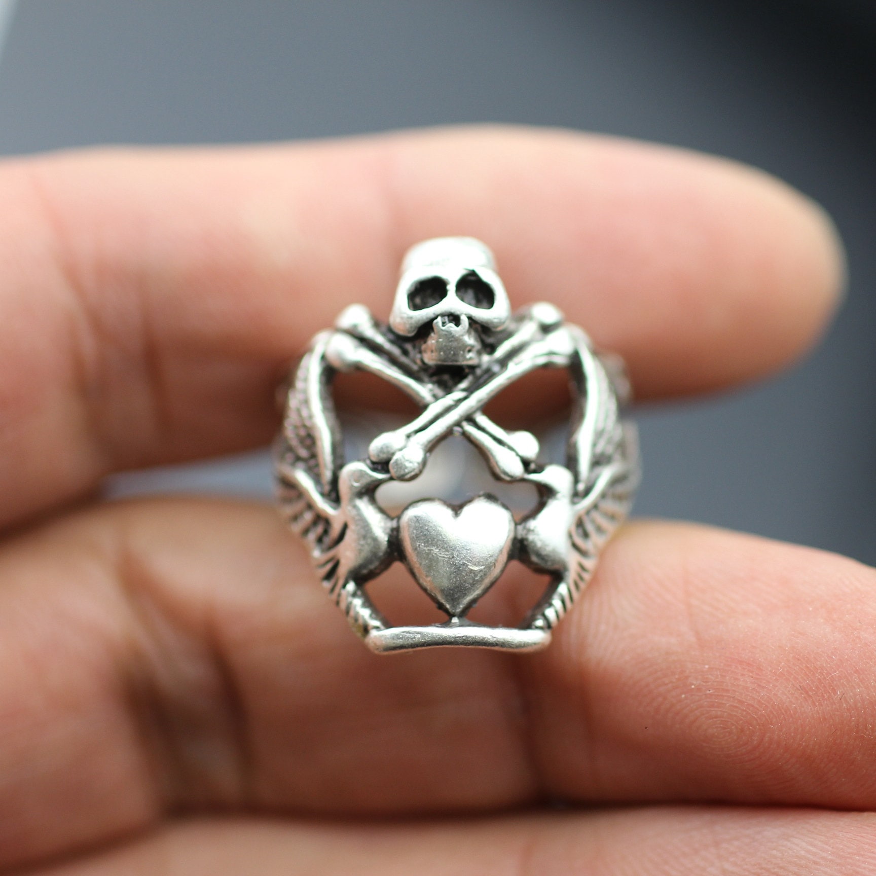 Totenkopf Und Herz Ring, Silber Gothic Rocker Skull Schmuck, Verstellbarer Weihnachtsgeschenk von YanardagJewelryShop