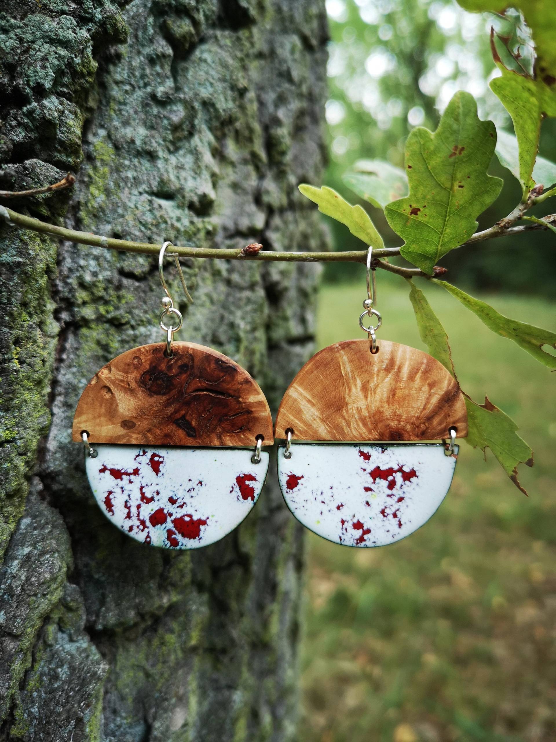 Runde Ohrringe Aus Holz Und Emaille | Emaille-Ohrringe Holzohrringe Hängend Runde Ohrringe Aus Holz Und Emaille | Emaille-Ohrringe Holzohrringe Hängend von YarikenDesign